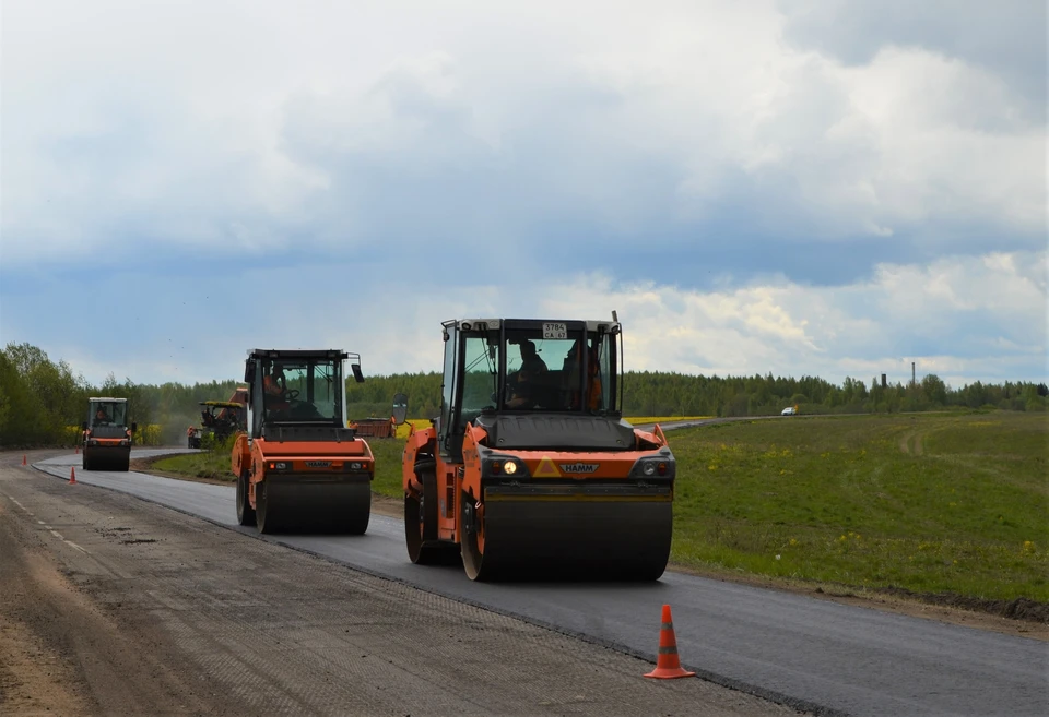 В Смоленской области в 2022 году продолжат ремонт дороги в Хиславичи. Фото: пресс-служба «Смоленскавтодор» – СМЭУ.