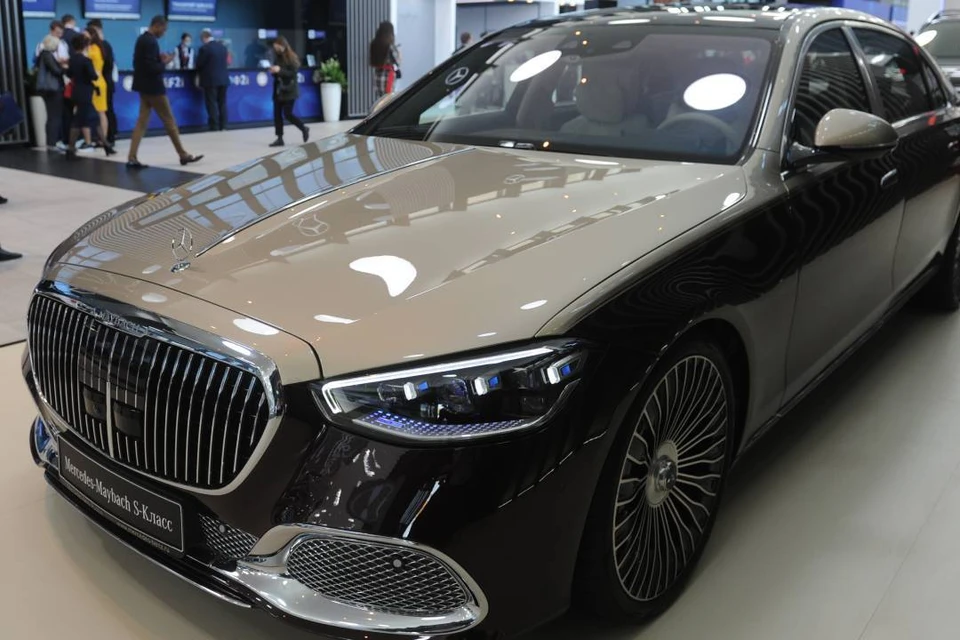 В Иркутске нерадивый отец заплатил алименты под угрозой ареста Mercedes-Maybach
