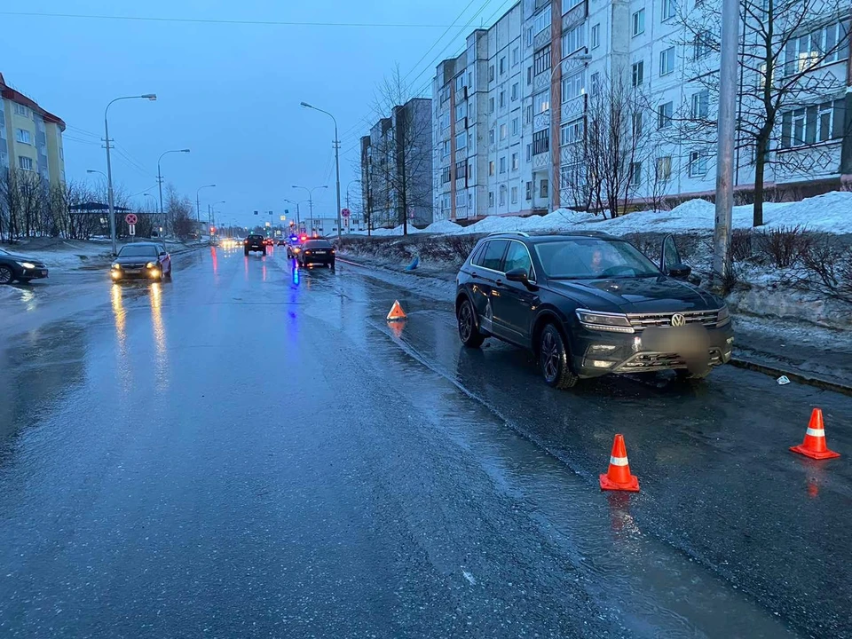 В Сургуте 58-летняя пассажирка автомобиля «Фольксваген» получила травмы по вине молодого водителя. Фото: ГИБДД по ХМАО-Югре
