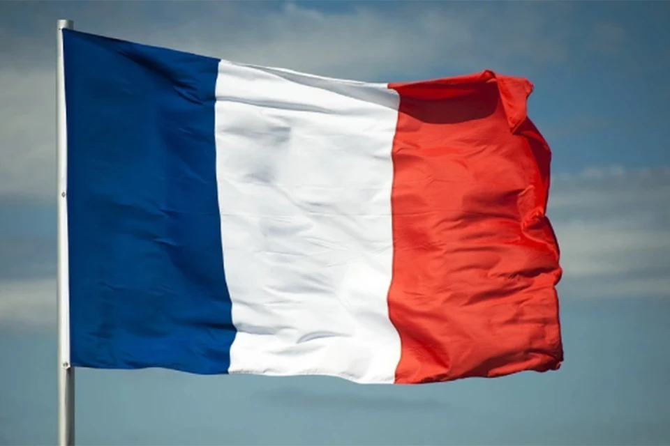 В первом туре выборов президента Франции на избирательные участки пришли 65 процентов избирателей.