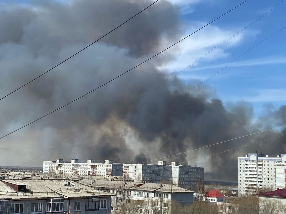 Сирена омск сейчас. Пожар в Омске. Пожар на левобережье Омска. Сильный пожар. Пожар Омск 2022.