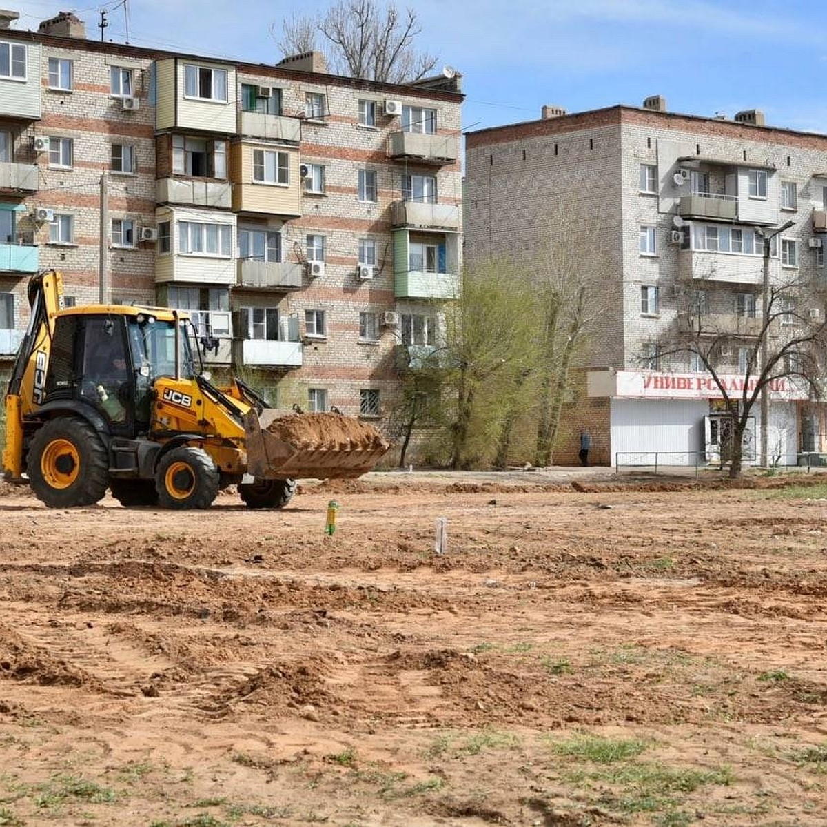 В Астрахани в сквере Антикормаш начались подготовительные работы - KP.RU