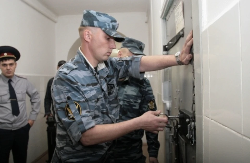 В Краснинском районе мужчину приговорили к 7 годам тюрьмы за жестокое убийство знакомого.
