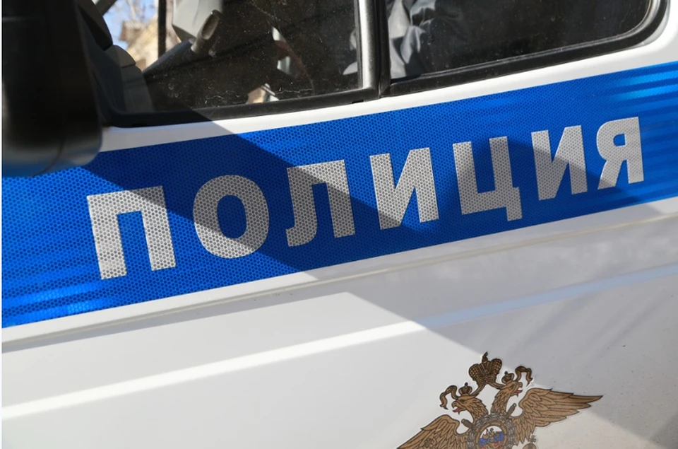 Мужчина подкараулил бабушку и напал на неё в подъезде