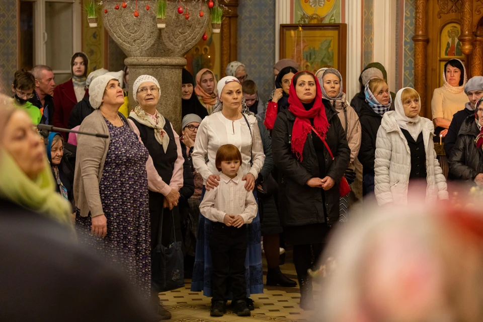 В пасхальную ночь митрополит Красноярский и Ачинский Пантелеимон провел богослужение