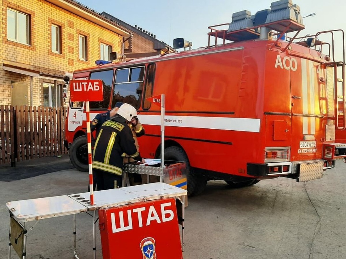 В Горном щите лесной пожар тушат 40 человек и 12 единиц техники - KP.RU