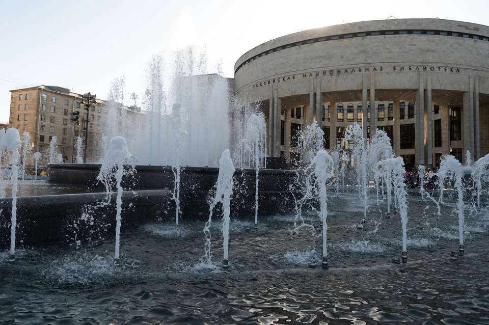 Петербуржцам предложили выбрать название для восстановленного фонтана у Российской национальной библиотеки