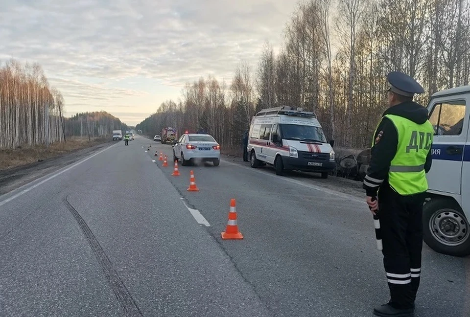 В страшном ДТП погибли молодой человек и две девушки. Фото: пресс-служба ГИБДД по Свердловской области