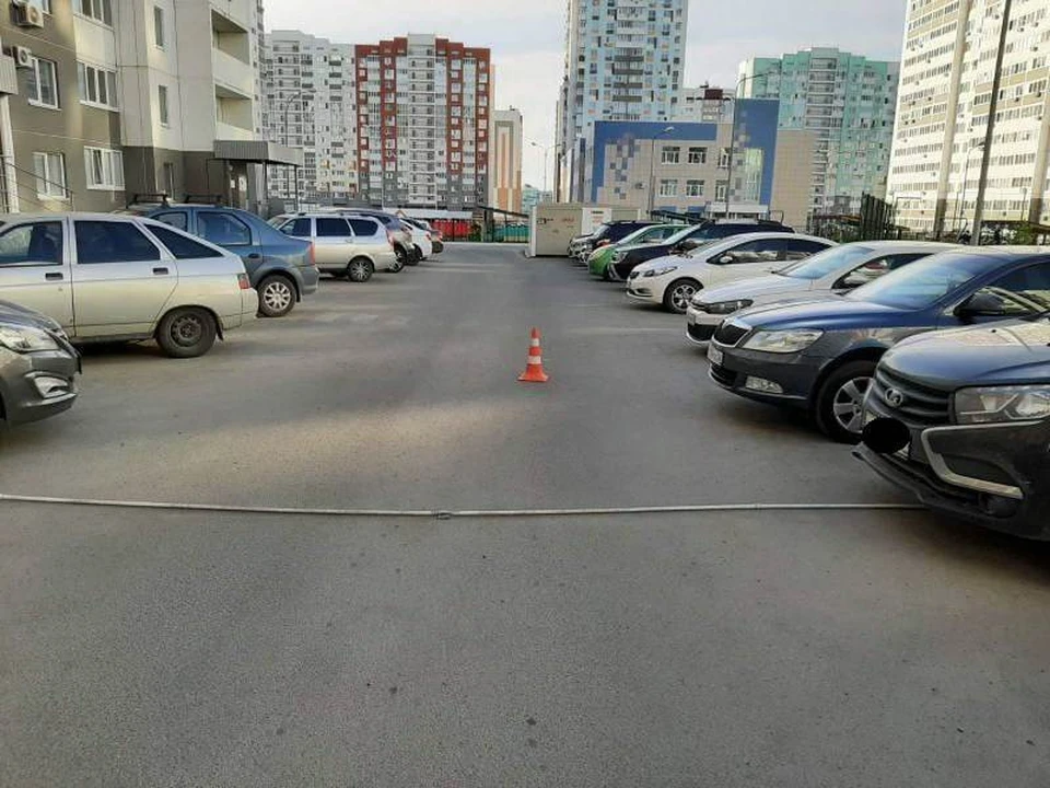 Часто водители забывают, что двор - это все же пешеходная зона