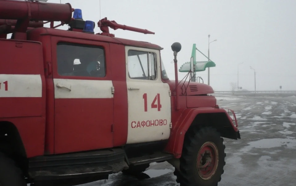 В Сафонове 20 человек эвакуировали из горящей колонии. Фото: пресс-служба ГУ МЧС по Смоленской области.