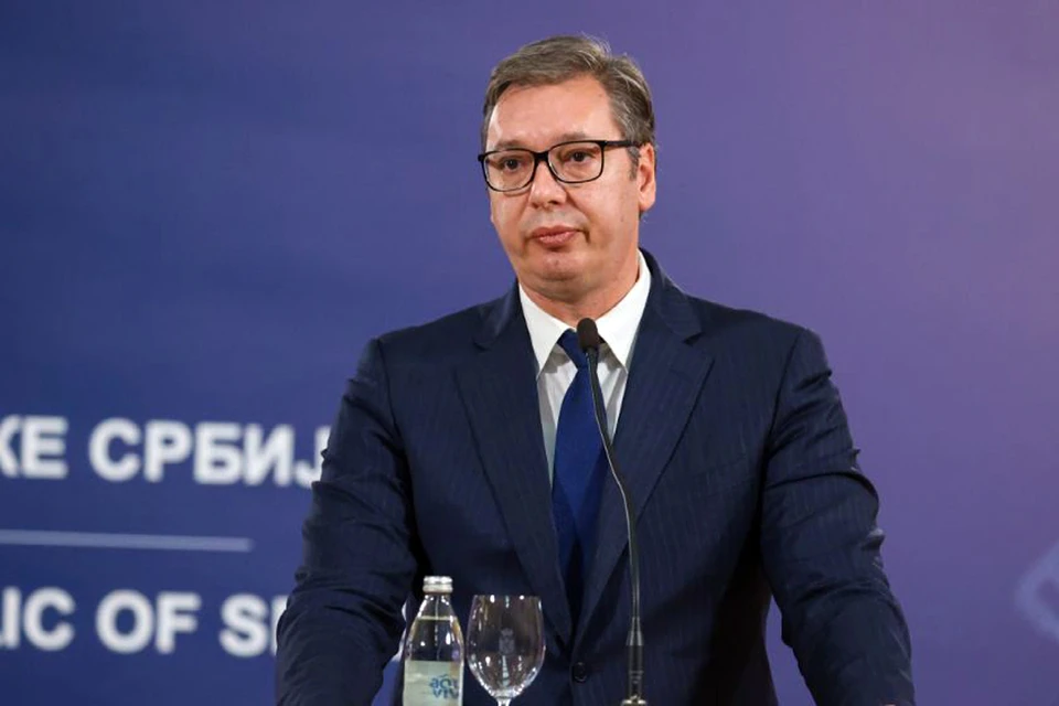 По словам президента, сербское руководство планирует максимально сохранить дружеские связи и с Россией, и с Китаем и с Соединенными Штатами
