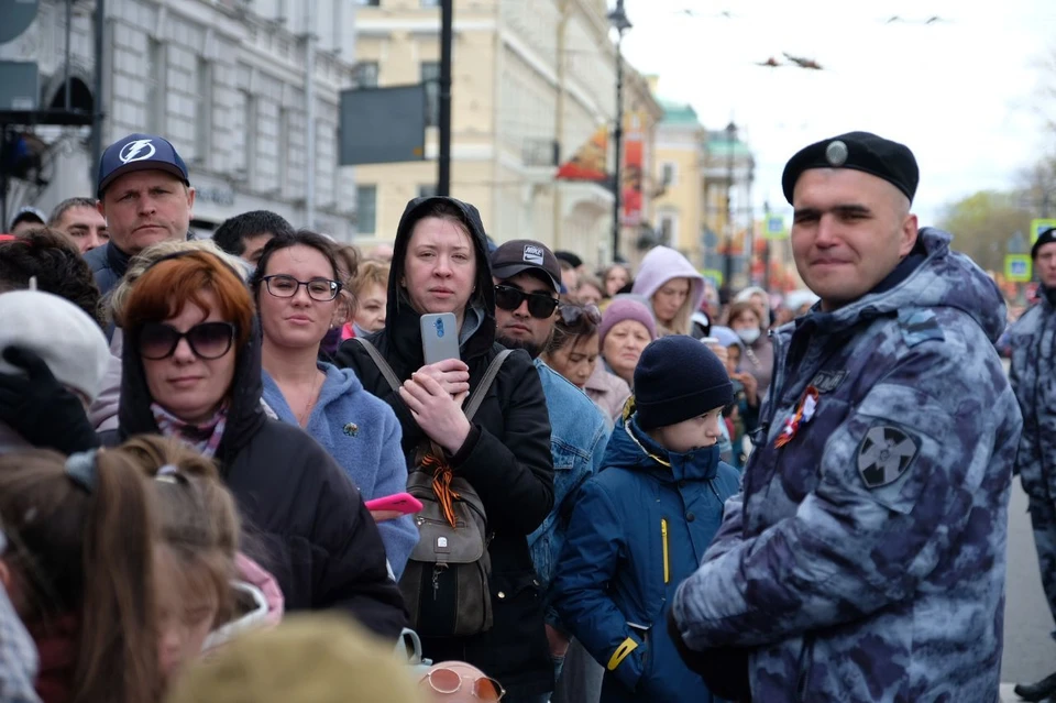 Станцию метро "Адмиралтейская" в Петербурге открыли на вход