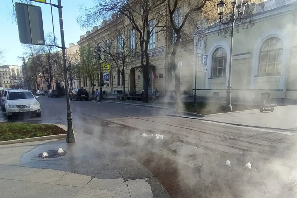 В городе появились свои "соляные гейзеры" ФОТО: vk.com/spb_today