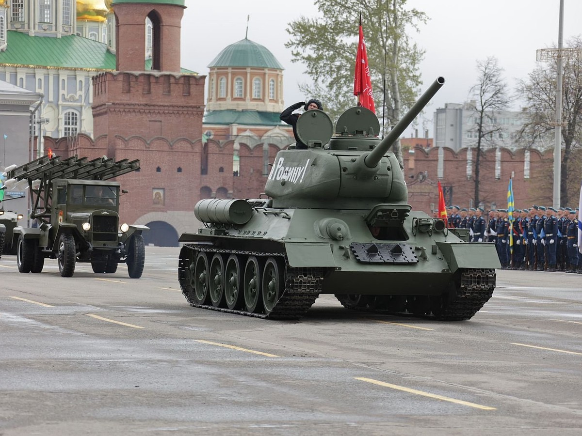 В День Победы впервые в тульском военном параде впервые приняли участие  расчеты атомного ракетного подводного крейсера К-114 «Тула» - KP.RU