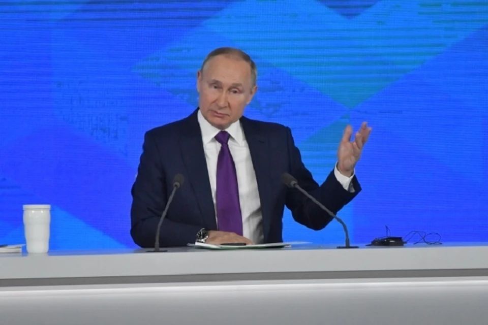 Руководитель фонда Елена Шмелева предложила Владимиру Путину создать всероссийскую единую молодежную лигу.