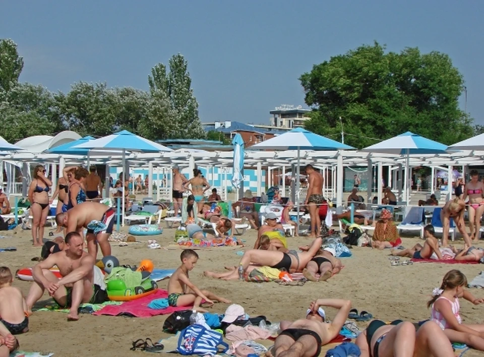 Пляжный комплекс оборудуют на берегу Краснодарского водохранилища Фото: Максим ПЕСКОВ