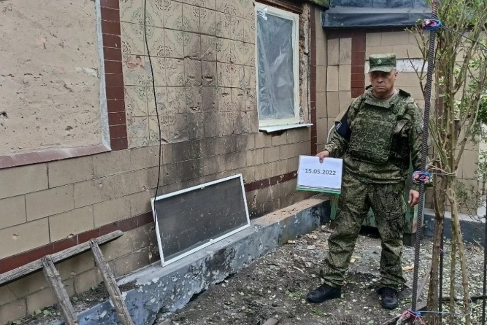 Последствия обстрела по улице Менжинского. Фото: ДНР в СЦКК