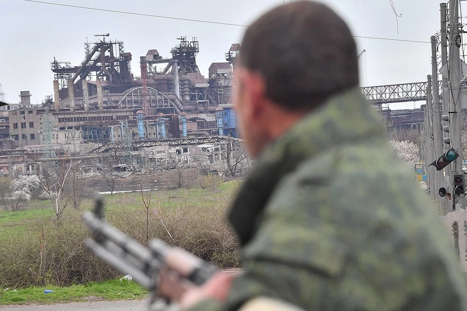 В ДНР заявили о группе украинских военных, покинувших "Азовсталь" с белыми флагами