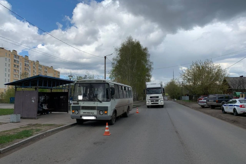 Автобус находился у дома №19 по улице Украинской. Фото: vk.com/gibdd43