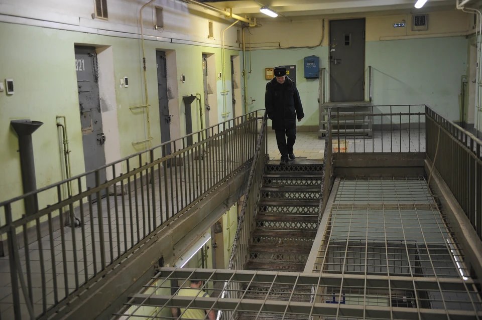Житель Приморья попал в тюрьму за убийство, где задушил сокамерника