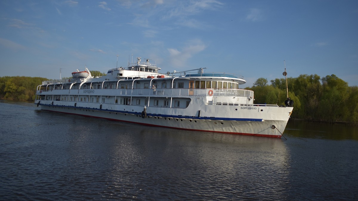 Круиз москва казань. Ока 15 теплоход. Таруса теплоход. Москва константиново теплоход. Круиз по оке 2024.