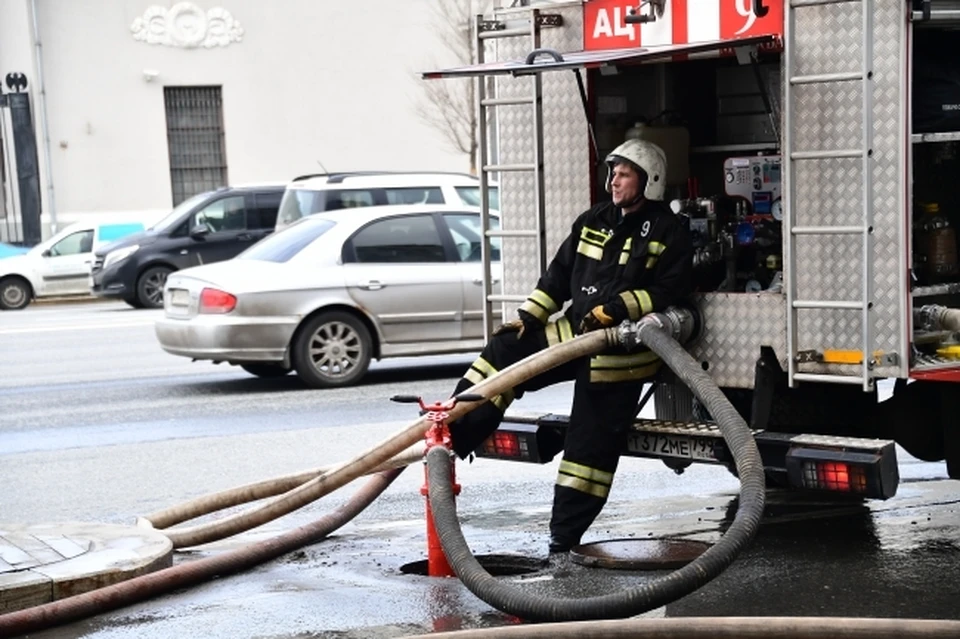 В центре Ростова сгорела иномарка.