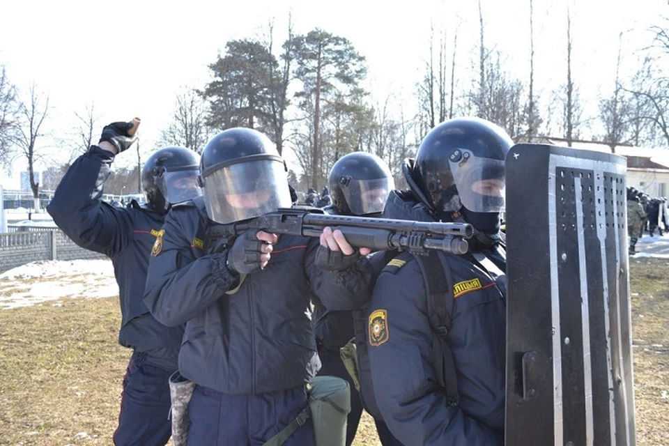 Служащие внутренних войск в Беларуси получат право на хранение и ношение оружия. Фото: МВД