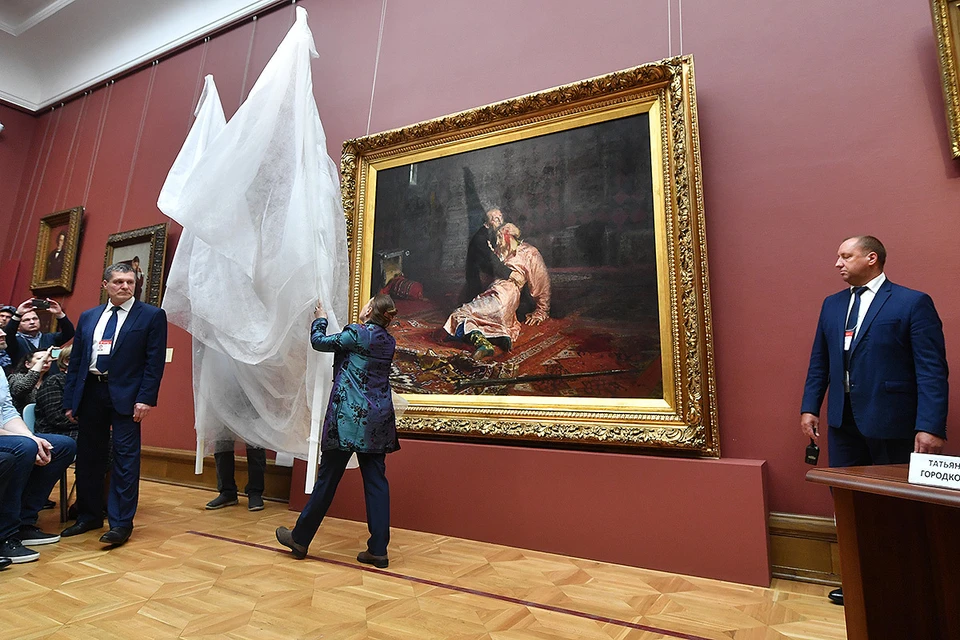 Журналистам показали итоги работы реставраторов с картиной "Иван Грозный и сын его Иван".