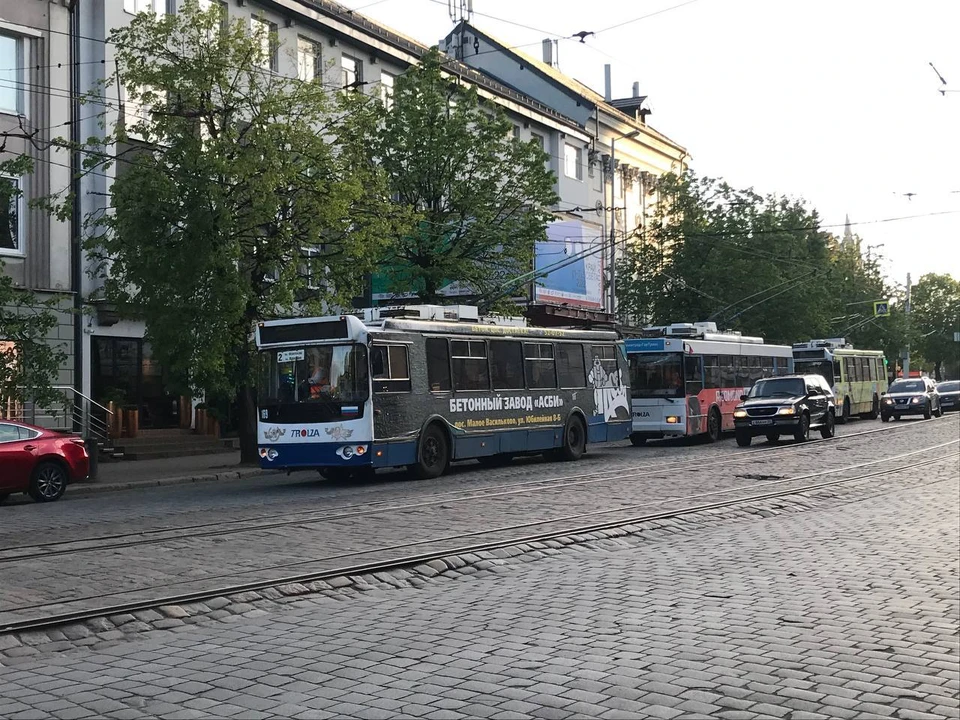 Пробку можно объехать на автомобиле.