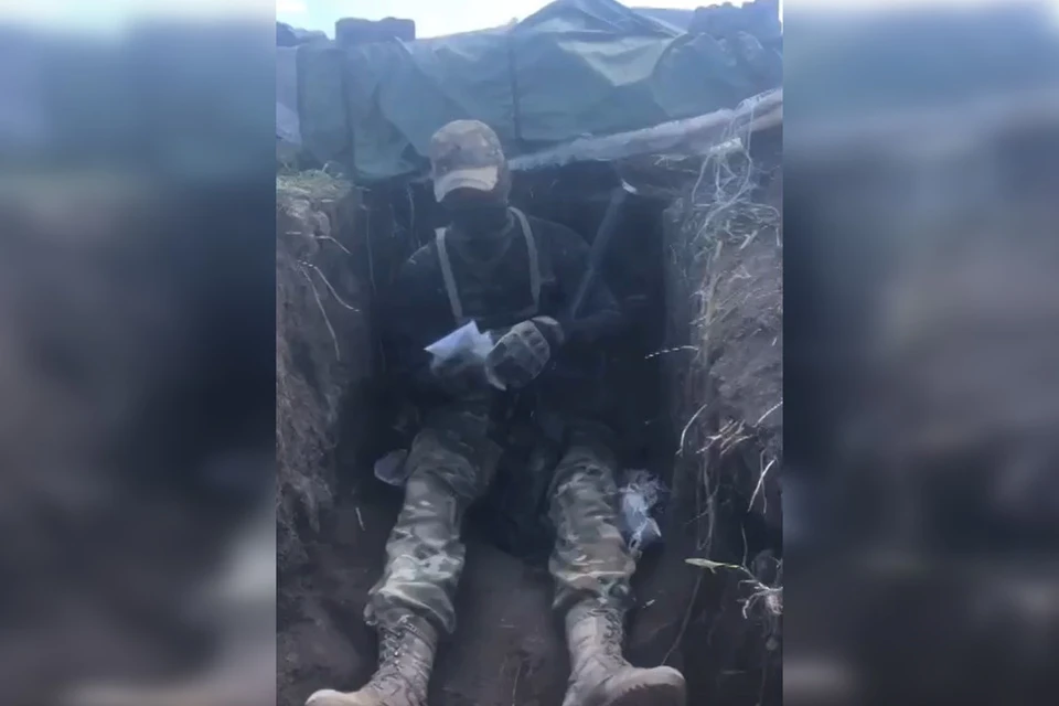 Заветные треугольнички пролетели тысячи километров, чтобы добраться до адресатов. Скриншот видео "Подслушано Камень-на-Оби"