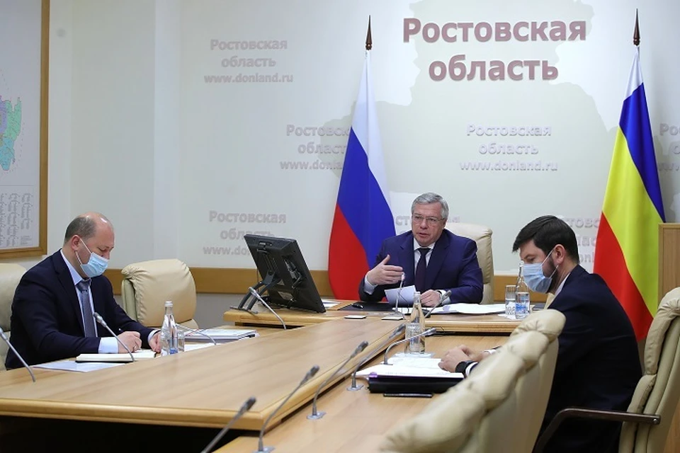 Василий Голубев предложил синхронизировать планы развития приграничных территорий. Фото: сайт правительства РО