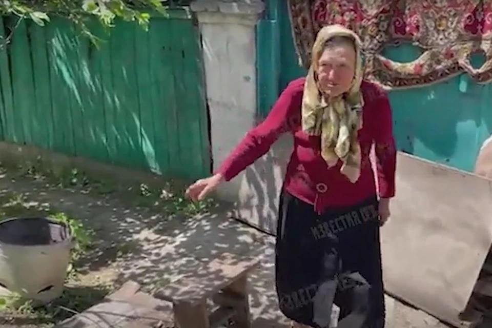 Двор пенсионерки из Мариуполя, спасавшей от голода детей, обстреляли ВСУ