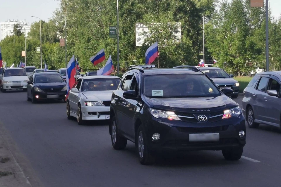 Массовый автомотопробег в поддержку российских военных прошел в Ангарске. Фото: пресс-служба Управления Росгвардии по Иркутской области.