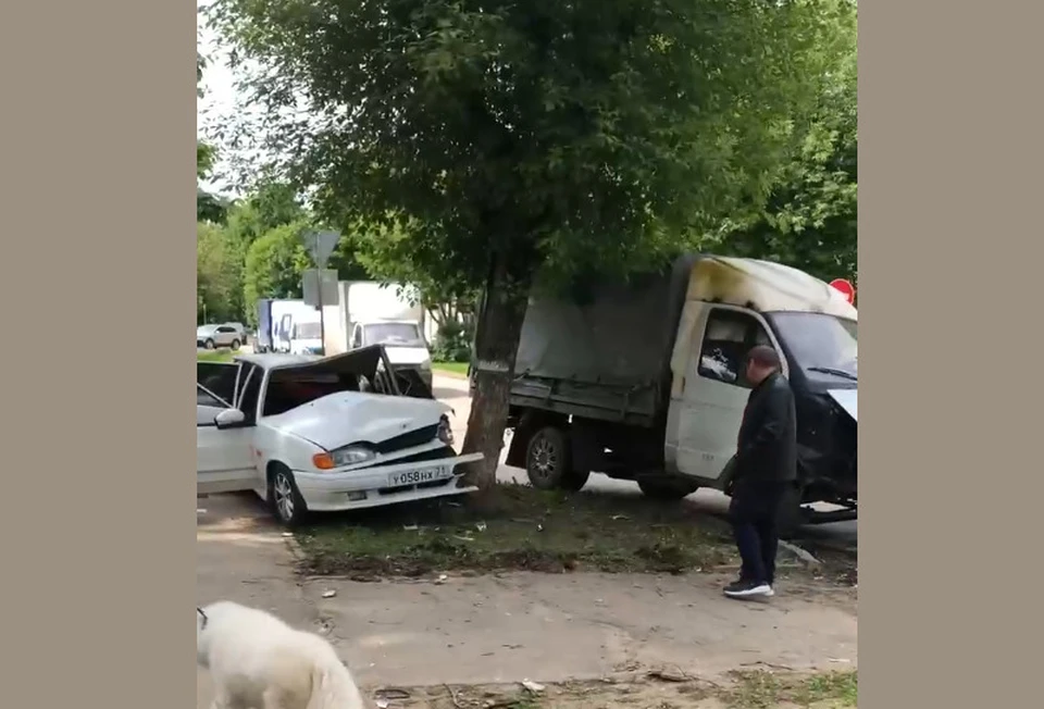 Hyundai accent iveco щекино авария. Авария в тульской области щекинский район. Происшествия щекино тульской. Происшествия щекино тульской. Авария под щекино тульская.