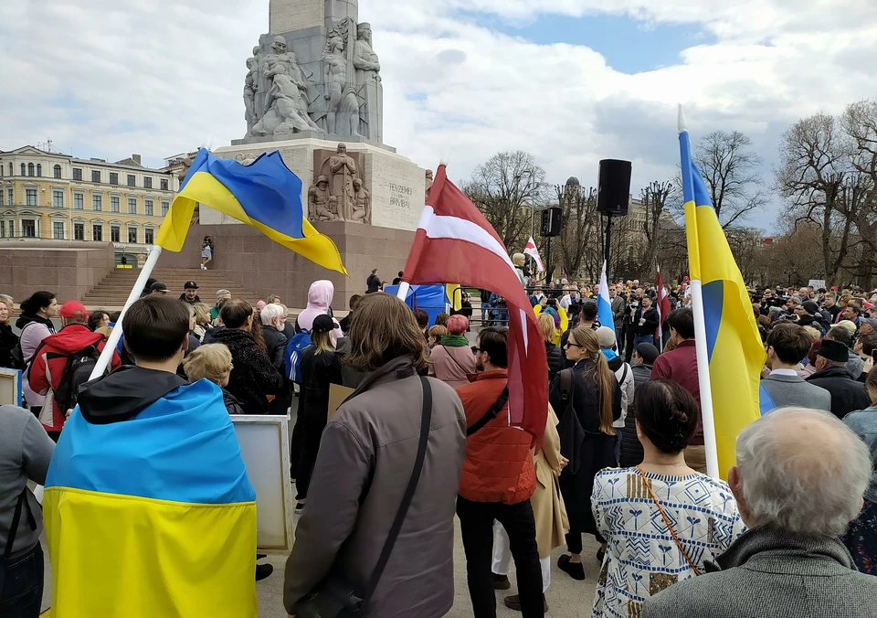 Митинг в поддержку Украины в Риге, апрель 2022 г.