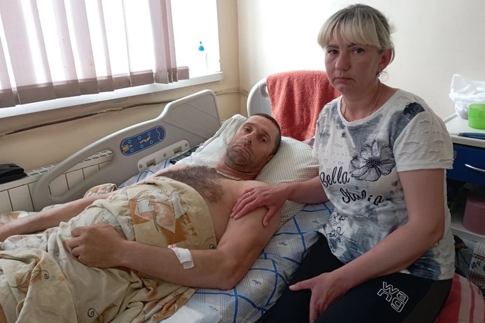Николая навещает жена Галина. Уже через неделю они начнут новую жизнь в Донецке