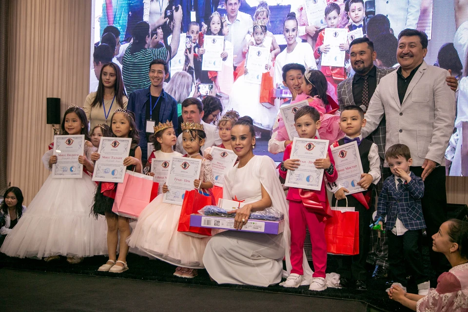 Республиканский конкурс «Mini Miss and Мini Mister Kyrgyzstan» – национальный конкурс красоты, который обладает эксклюзивными и лицензионными правами на представление участников от Кыргызстана на международном конкурсе красоты «Our Little Мiss World».