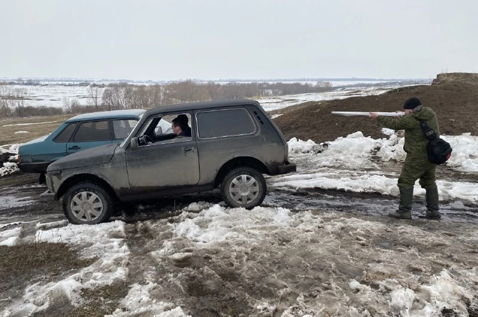 Обвиняемый стрелял по машине и ранил пассажира