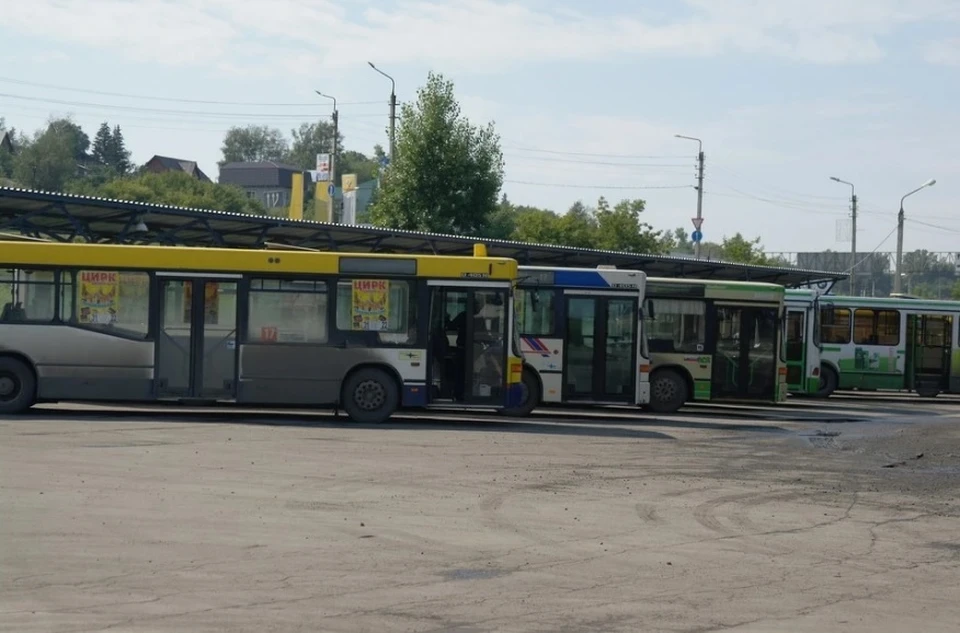На данный момент тарифы в Барнауле и пригородных поселках разные