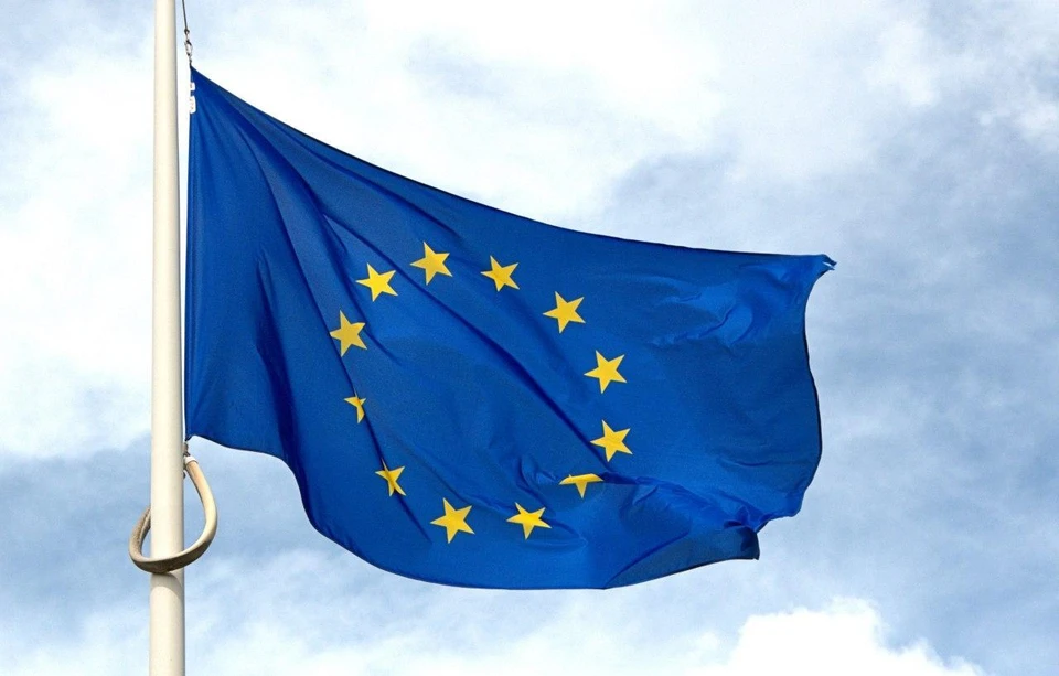 Bloomberg: Еврокомиссия в пятницу рекомендует дать Украине и Молдавии статусы кандидатов в ЕС