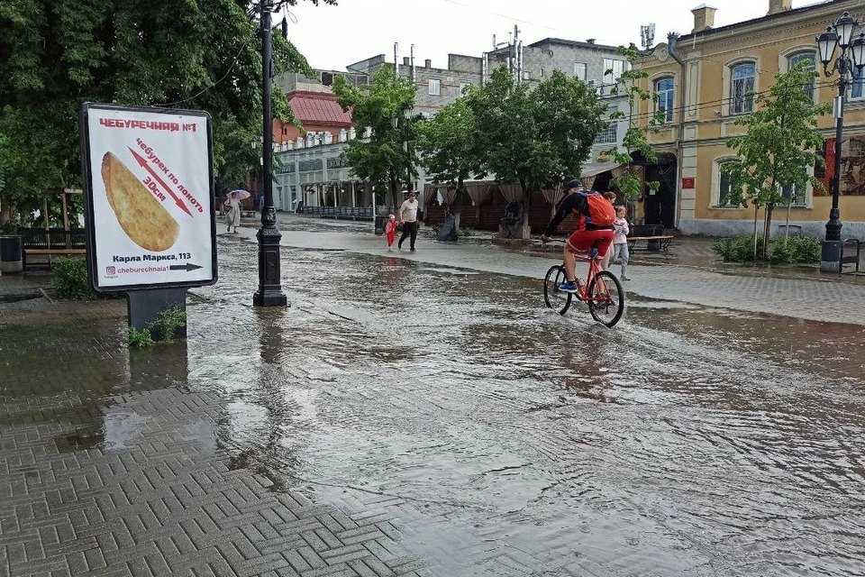По Кировке сейчас лучше на лодке.