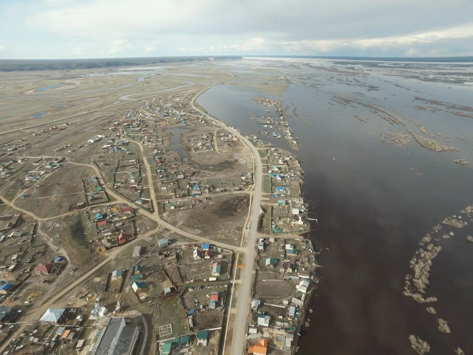 Пригородное село Тулагино во время паводка в мае 2022 года. Фото: ГУ МЧС России по Якутии