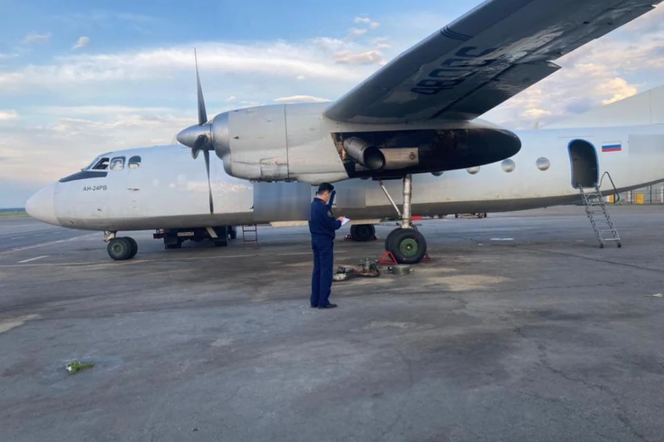 Тот самый Ан-24, совершивший аварийную посадку в аэропорту Иркутска. Фото: Восточное межрегиональное СУ на транспорте