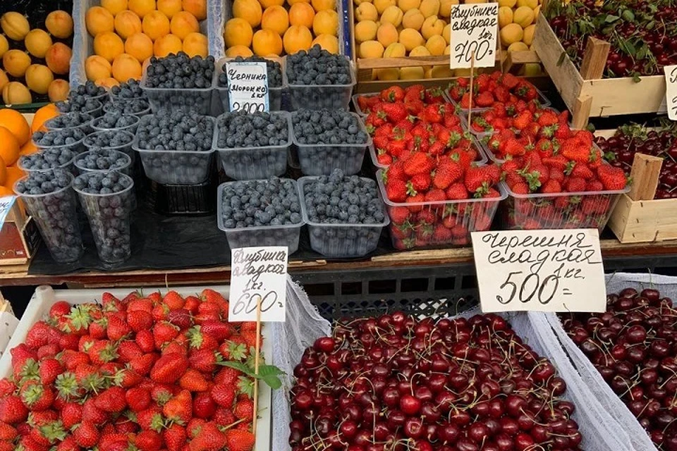 «Клубничка за косарь»: пока Крым утопает в дешевых овощах и фруктах, Хабаровск страдает от высоких цен