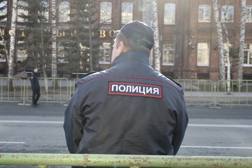 Томские спасатели приехали в квартиру, где избивали женщину