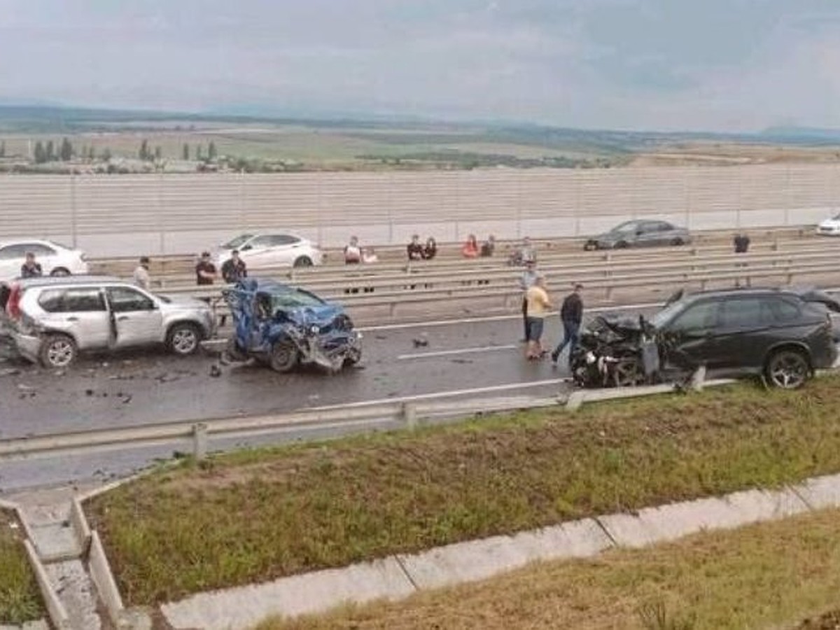 Страшное ДТП на трассе «Таврида» возле поселка Зуя: два человека погибло,  один пострадал - KP.RU