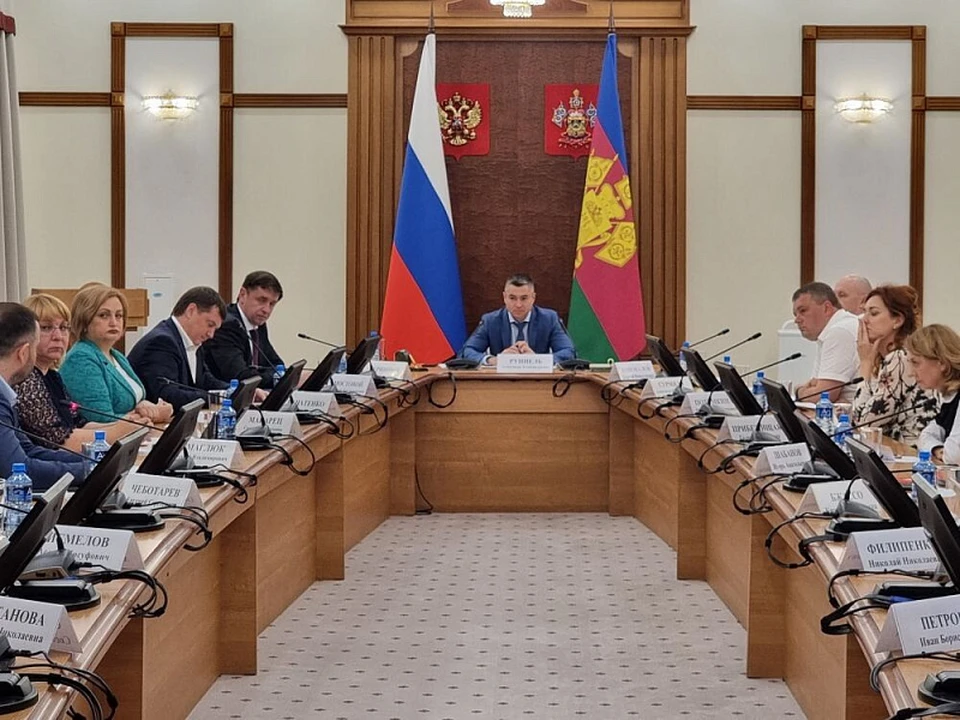 Замглавы региона поручил проработать закупку продуктов для детских и лечебных учреждений Фото: пресс-служба администрации Краснодарского края