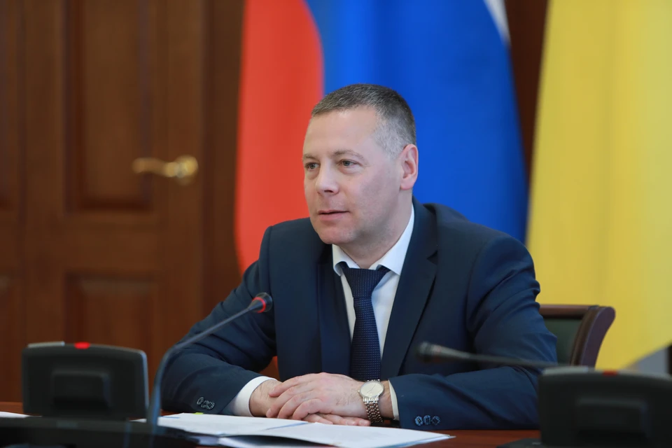 Врио губернатора Михаил Евраве: - Сэкономленные средства можно будет направить на социальные программы.