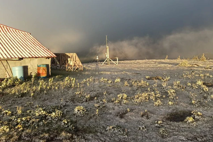 «Хорошее лето, мало снега»: в Челябинской области в конце июня случился снегопад