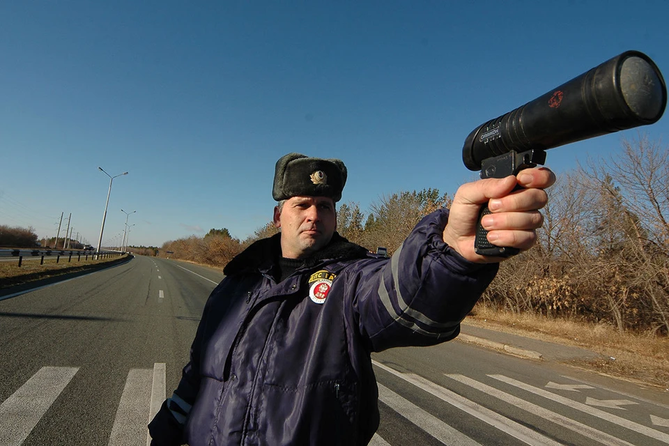 Владимир Колокольцев принял решение запретить сотрудникам Госавтоинспекции пользоваться средствами фиксации нарушений скоростного режима на дорогах в ручном режиме.